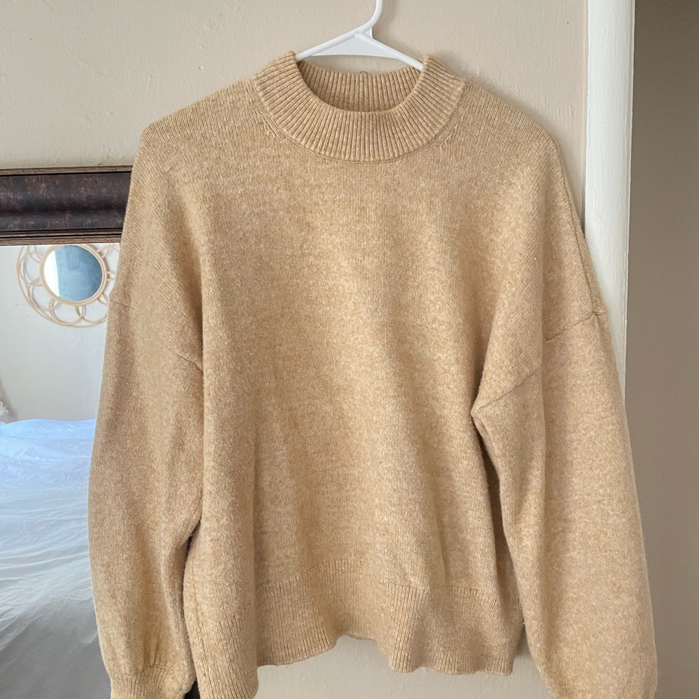 GAP sweater